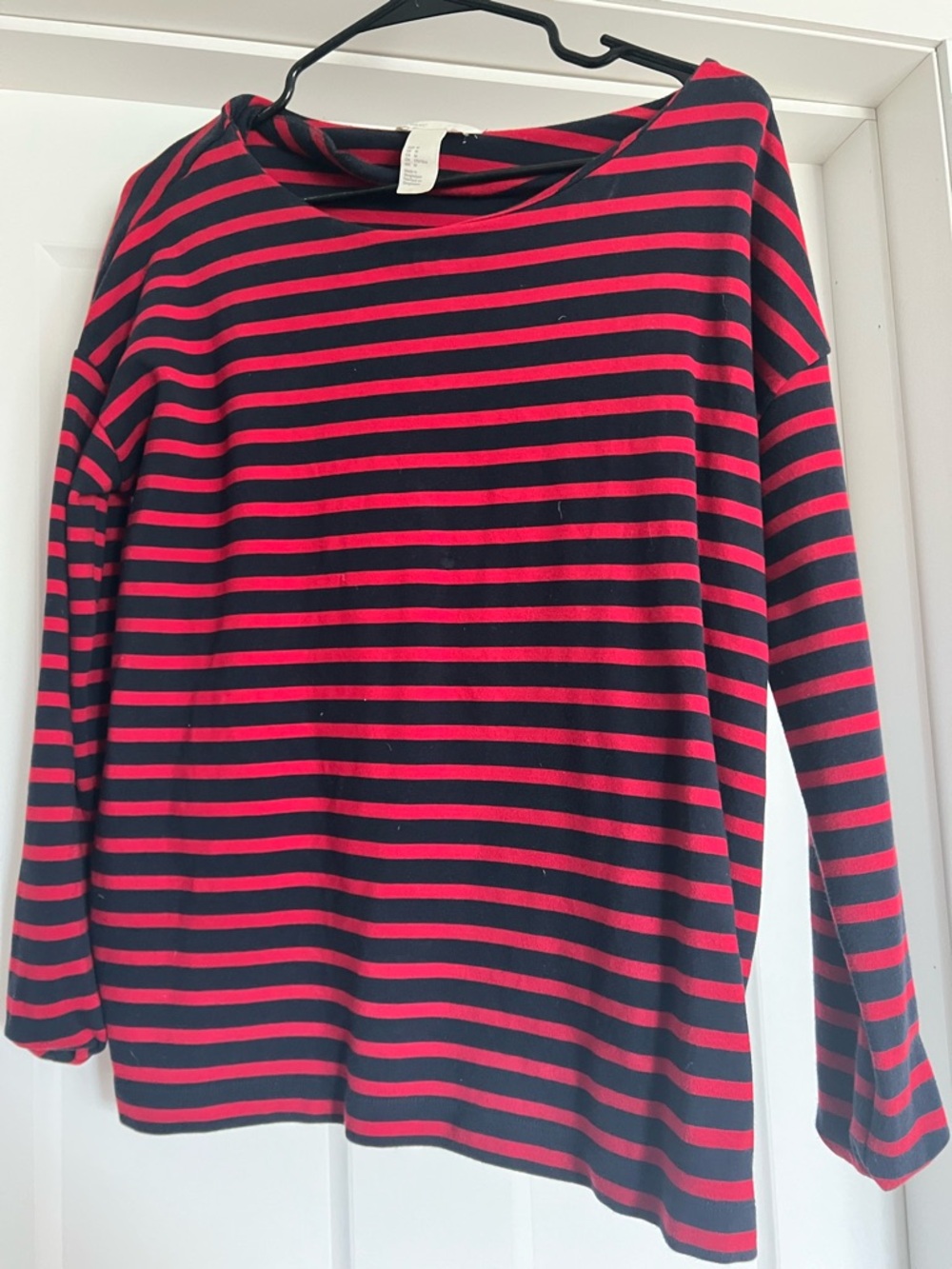 Women’s Long-Sleeve Crewneck Top - Red and Black Stripes